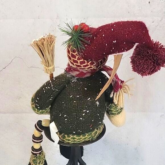 Snowman plush shelf sitter from Hannah's Handiworks. - Picture 4 of 9